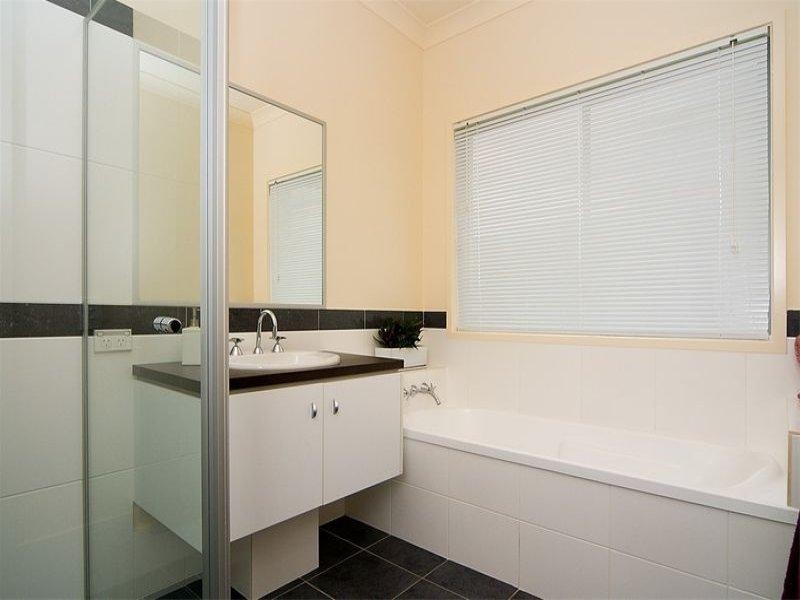 14 Higgins Street, Collingwood Park QLD 4301