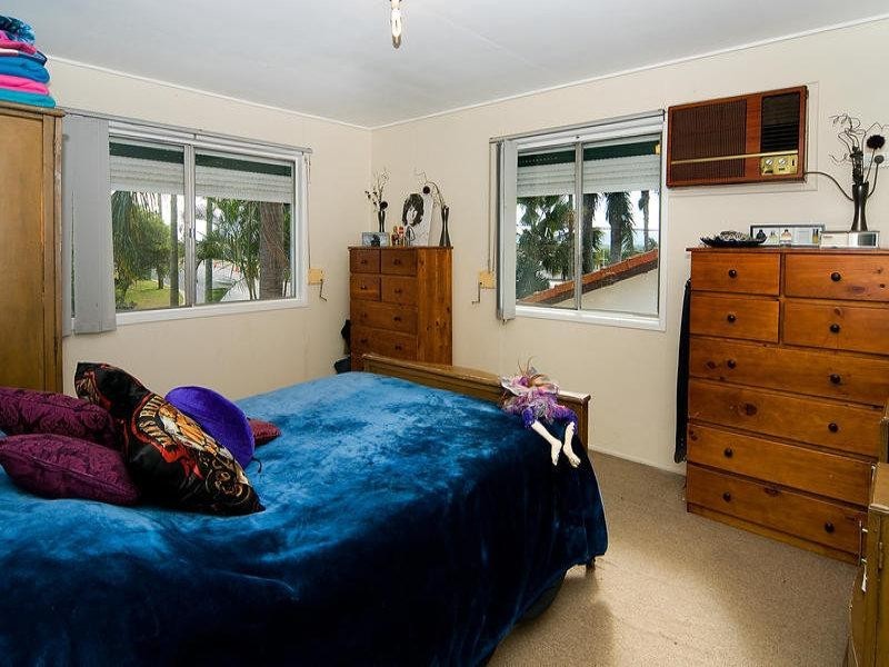 6 Child Street, Riverview QLD 4303