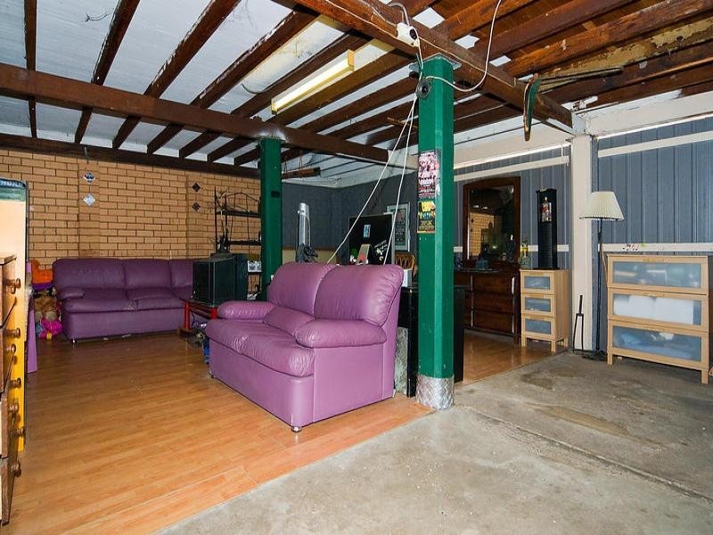 6 Child Street, Riverview QLD 4303