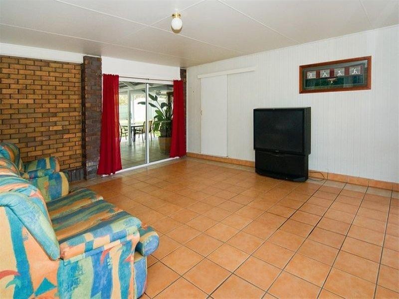6 Rosa Court, Camira QLD 4300