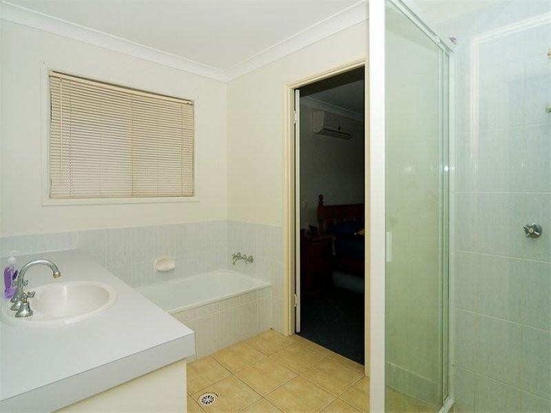 6 Rosa Court, Camira QLD 4300