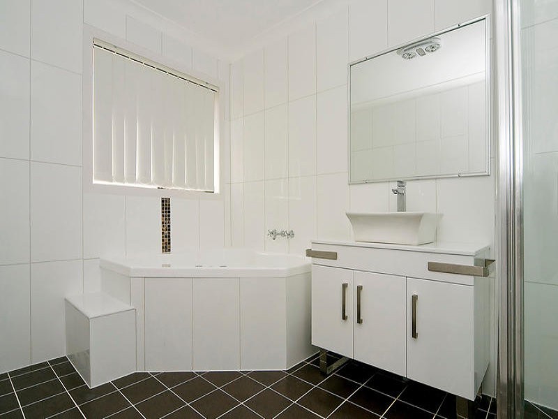 77 Bellevue Road, Goodna QLD 4300