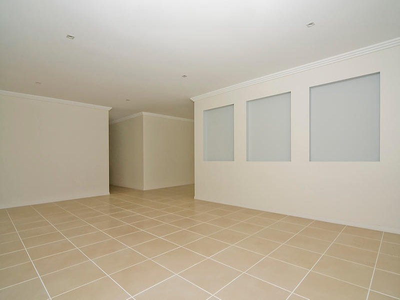 77 Bellevue Road, Goodna QLD 4300