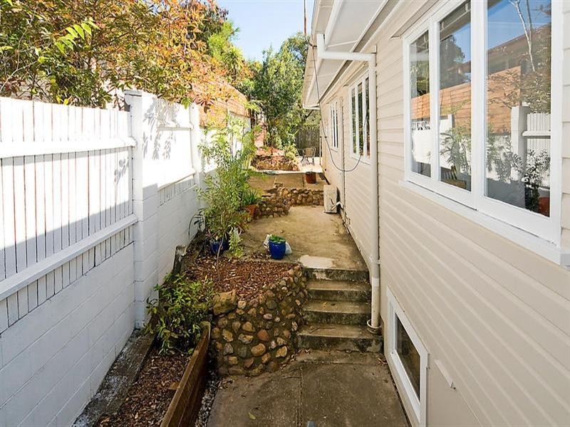 5 Child Street, Riverview QLD 4303