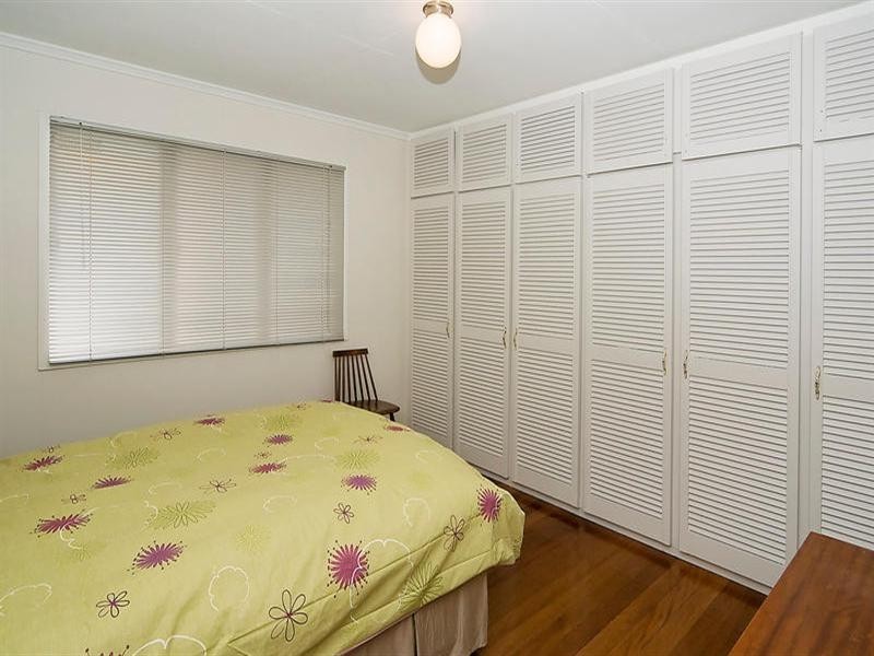 5 Child Street, Riverview QLD 4303