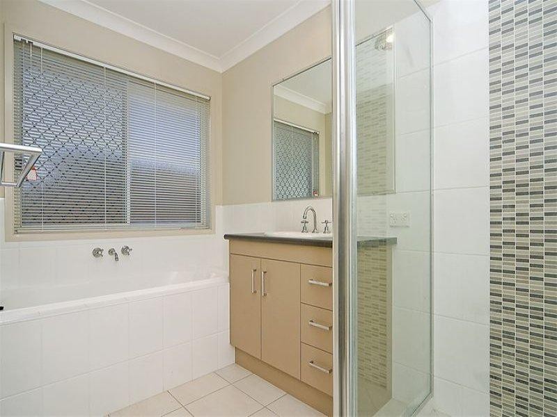 11 Siffleet Street, Bellbird Park QLD 4300