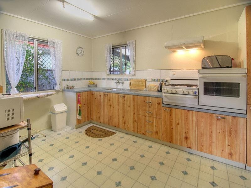 9 Castle Street, Goodna QLD 4300