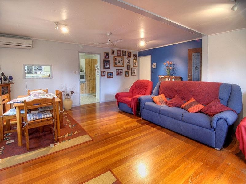 9 Castle Street, Goodna QLD 4300