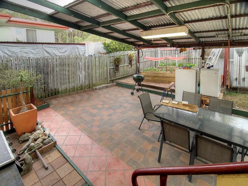 9 Castle Street, Goodna QLD 4300