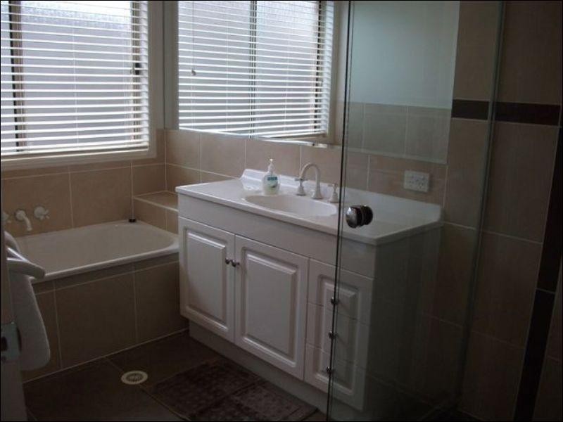 6 Chance Court, Springfield Lakes QLD 4300