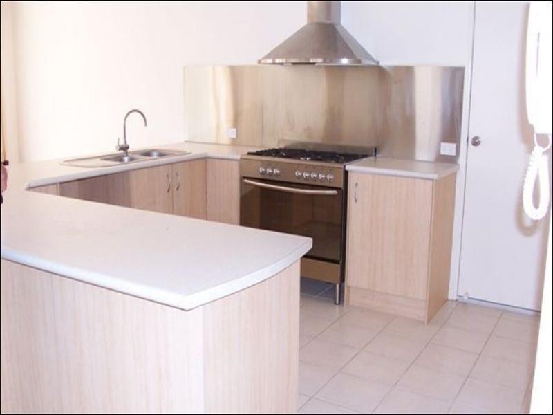 8 Diana Street, Springfield Lakes QLD 4300