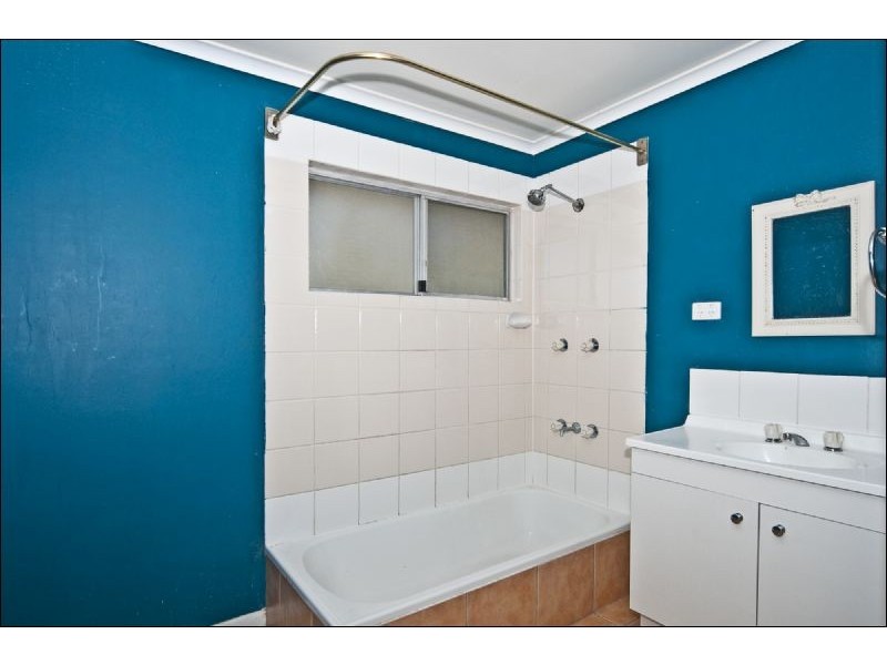 67 Redbank Plains Road, Goodna QLD 4300