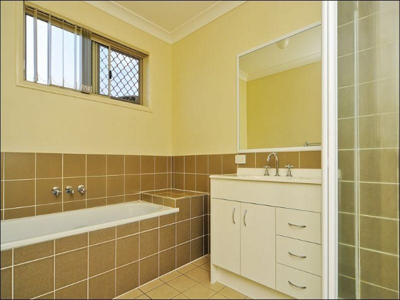 9 Locke Place, Goodna QLD 4300