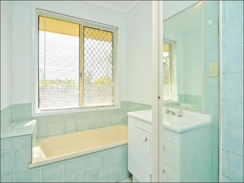 9 Scullin Street, Collingwood Park QLD 4301