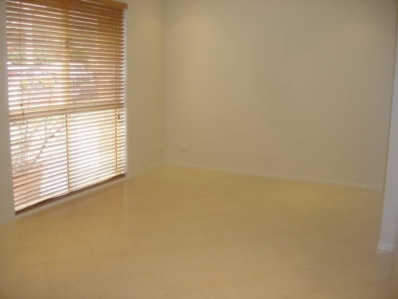 11 Tudor Street, Camira QLD 4300