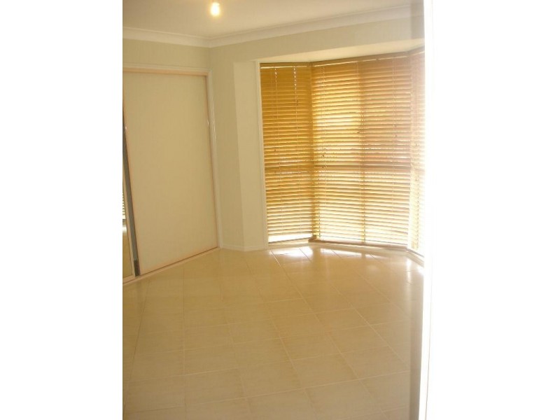 11 Tudor Street, Camira QLD 4300