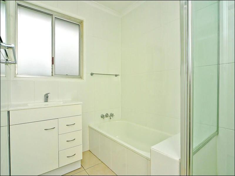 6 Halletts Road, Redbank Plains QLD 4301