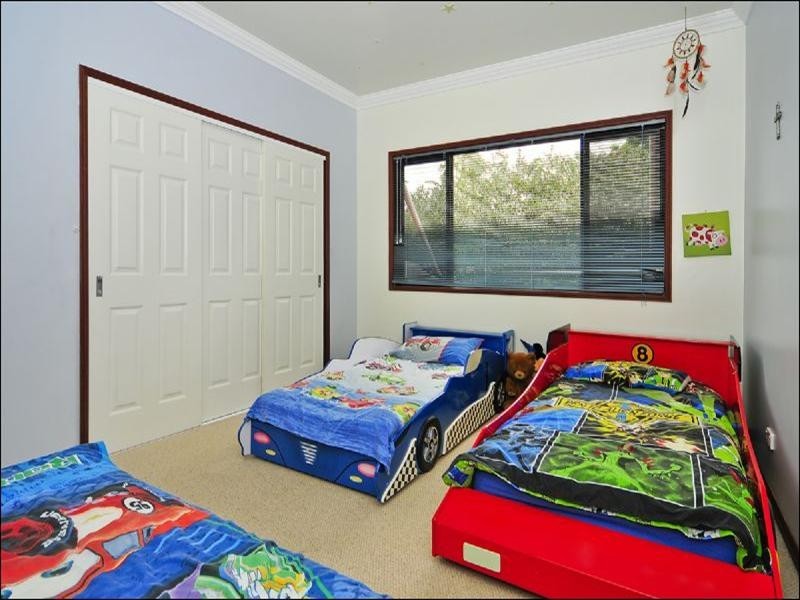 60 Oak Street, Bellbird Park QLD 4300