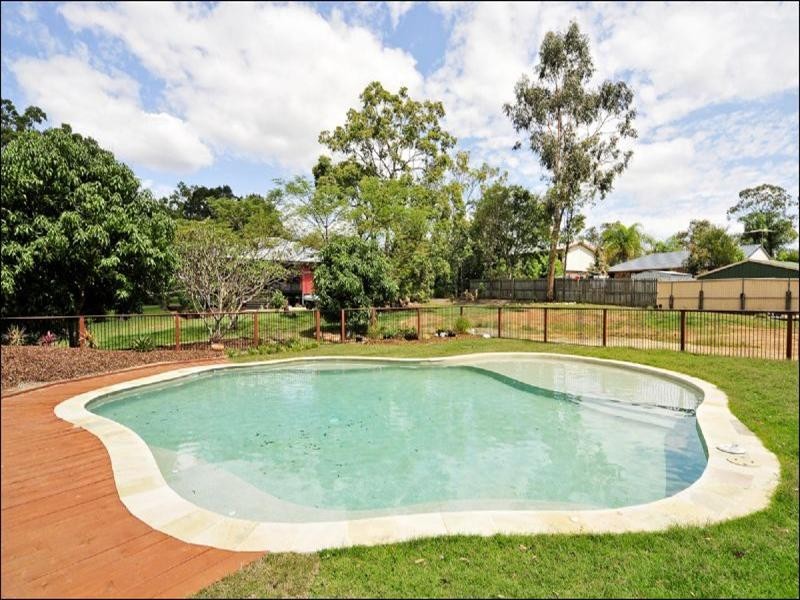 60 Oak Street, Bellbird Park QLD 4300