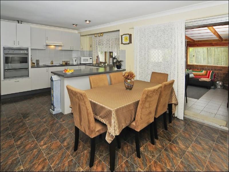 1 Lambrook Court, Camira QLD 4300