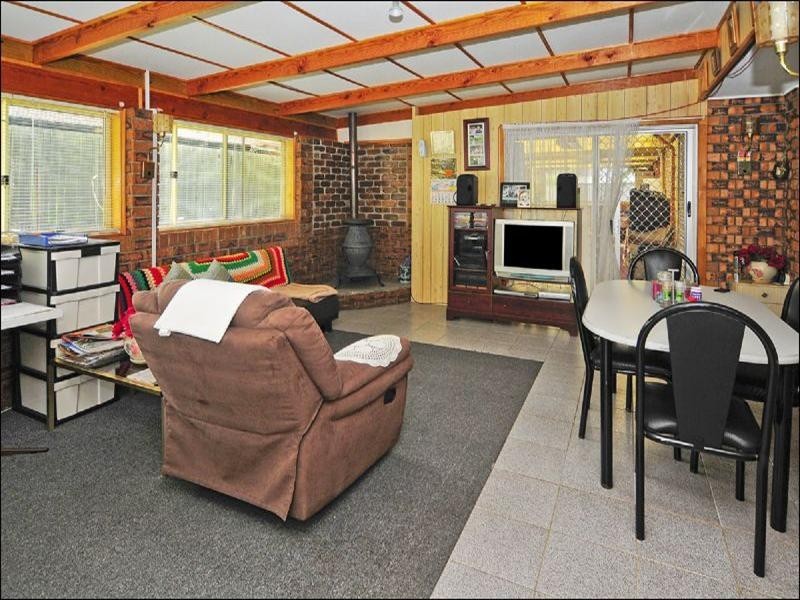 1 Lambrook Court, Camira QLD 4300