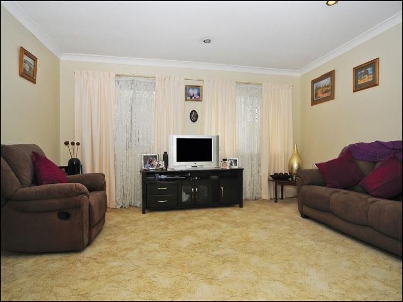 1 Lambrook Court, Camira QLD 4300