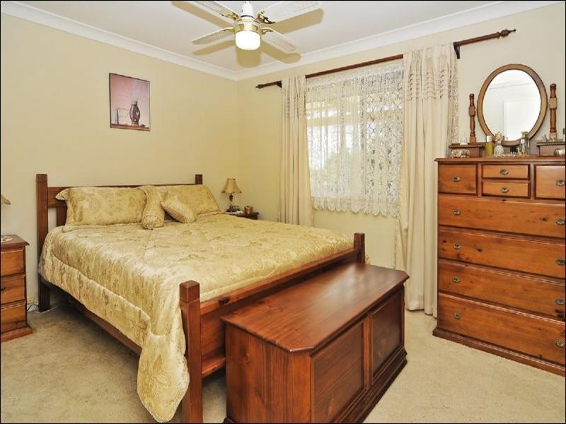 1 Lambrook Court, Camira QLD 4300