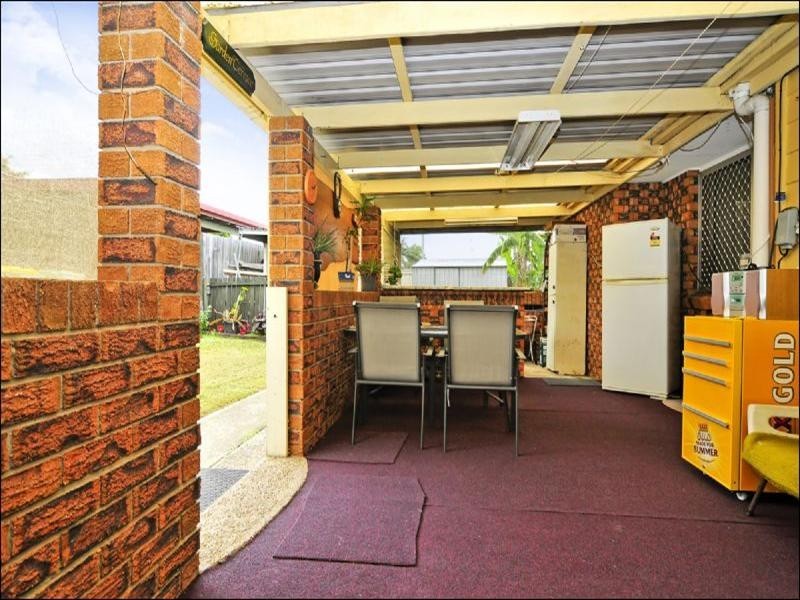 1 Lambrook Court, Camira QLD 4300