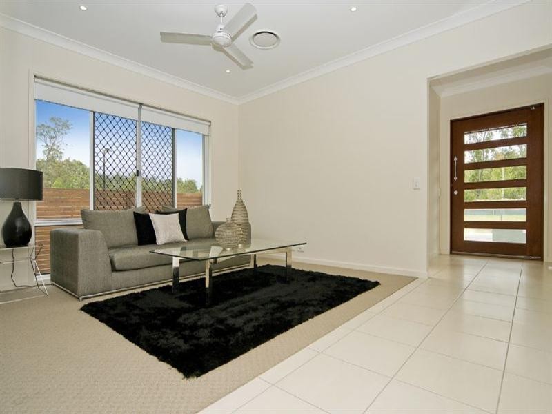 40 Bathersby Crescent, Augustine Heights QLD 4300