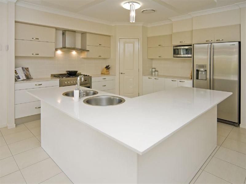 40 Bathersby Crescent, Augustine Heights QLD 4300