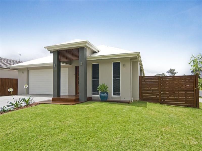 40 Bathersby Crescent, Augustine Heights QLD 4300