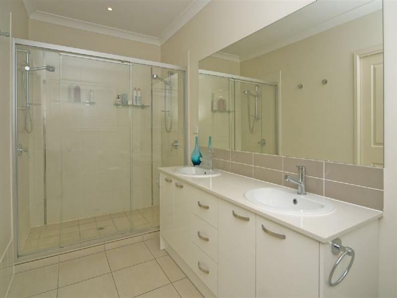 40 Bathersby Crescent, Augustine Heights QLD 4300