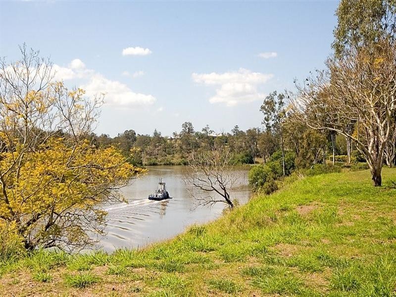 2 Arkins Crescent, Goodna QLD 4300