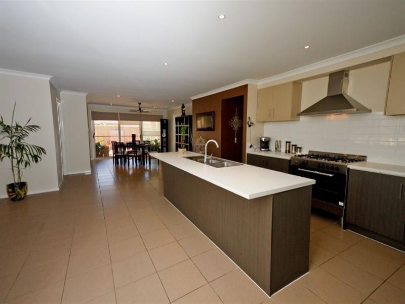 6 Roach Crescent, Redbank Plains QLD 4301