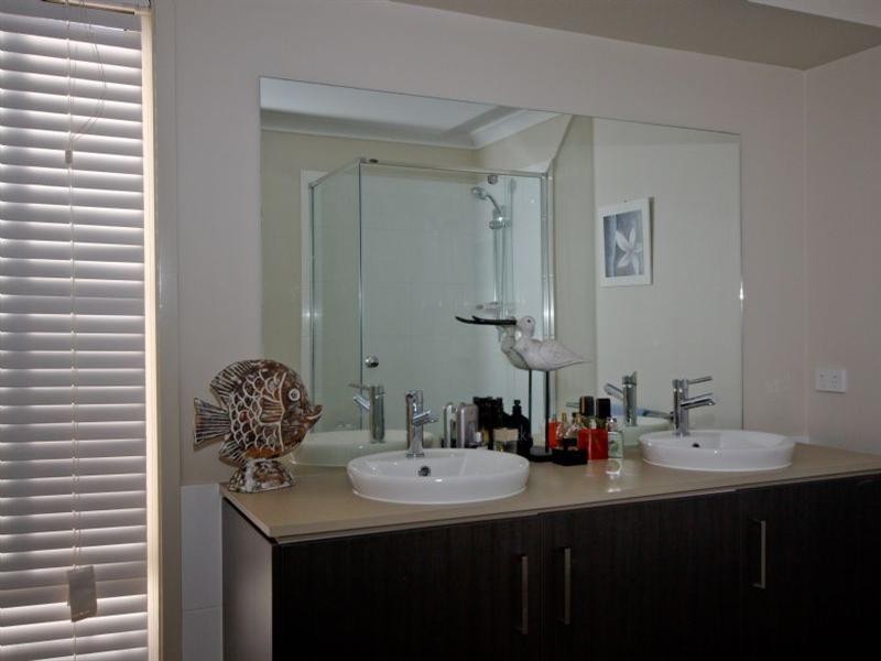 6 Roach Crescent, Redbank Plains QLD 4301