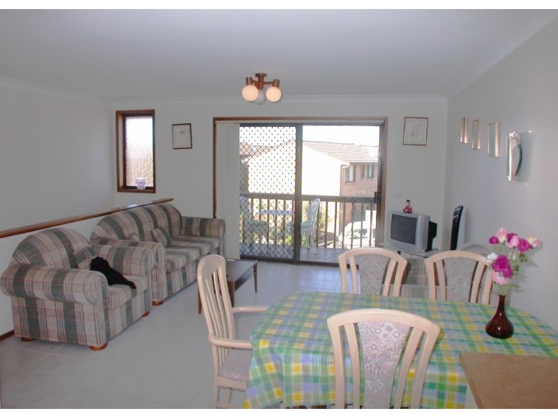 3/10-12 Wallarah Road, Gorokan NSW 2263