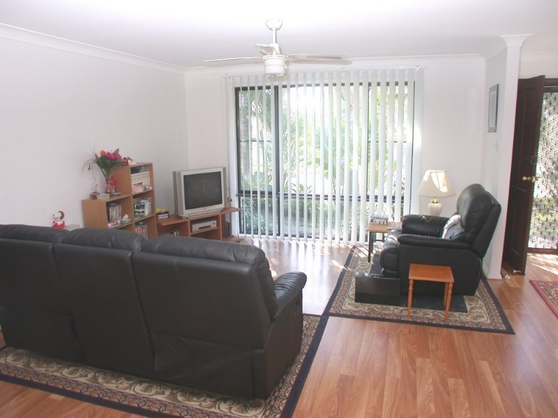 2 Twin Lakes Drive, Lake Haven NSW 2263