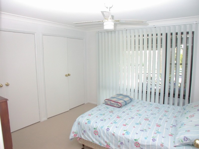 2 Twin Lakes Drive, Lake Haven NSW 2263