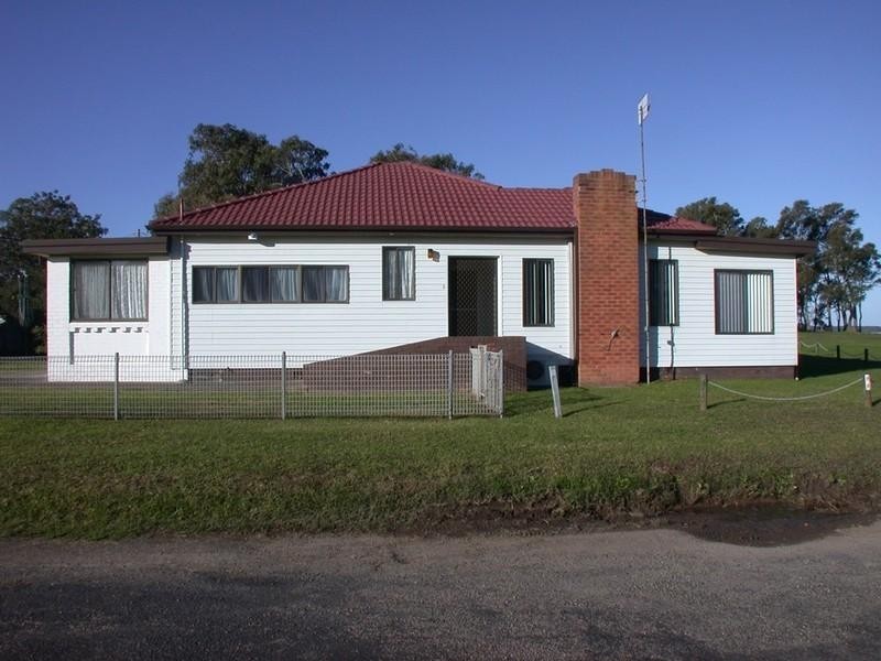 1 Thursday Street, Tuggerawong NSW 2259