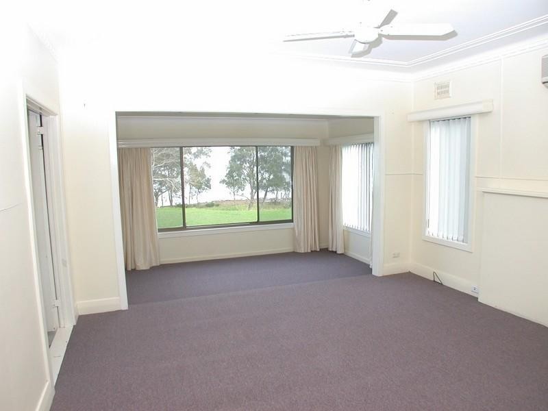 1 Thursday Street, Tuggerawong NSW 2259