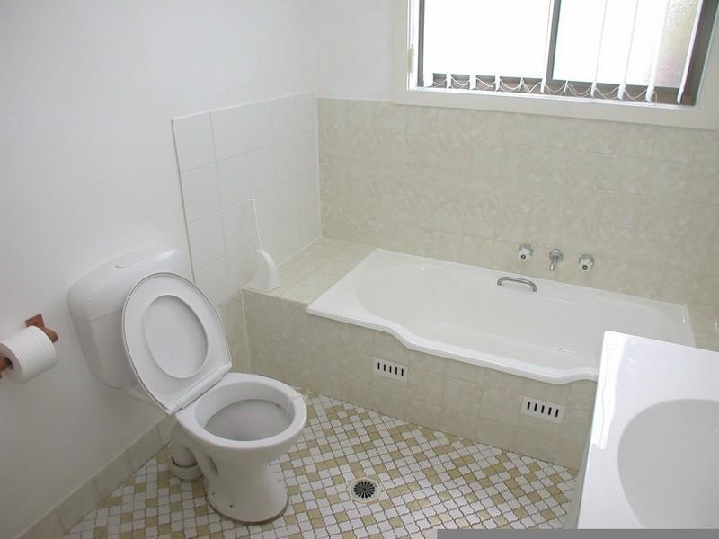 1 Thursday Street, Tuggerawong NSW 2259