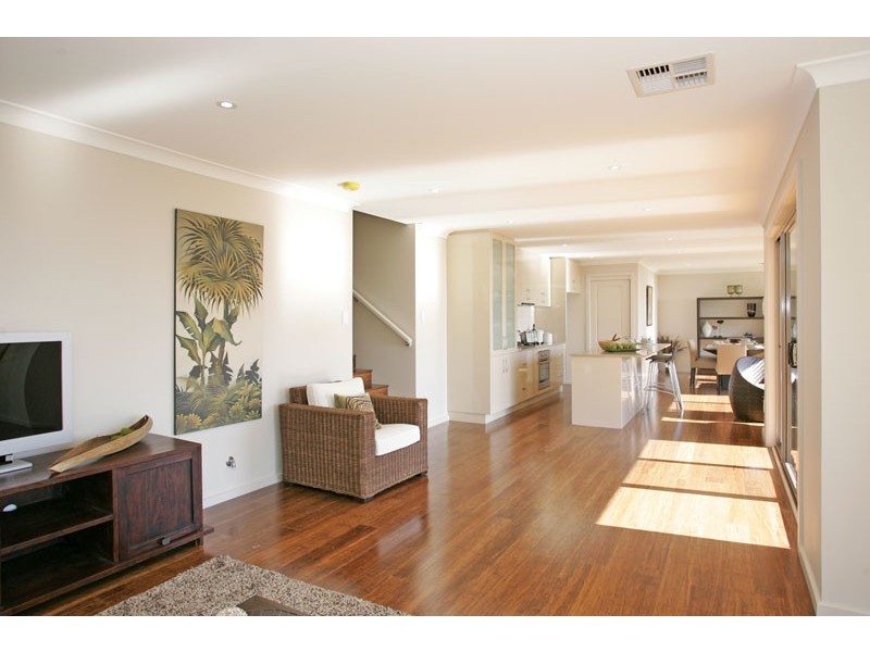 1 Karalee Road, Wadalba NSW 2259