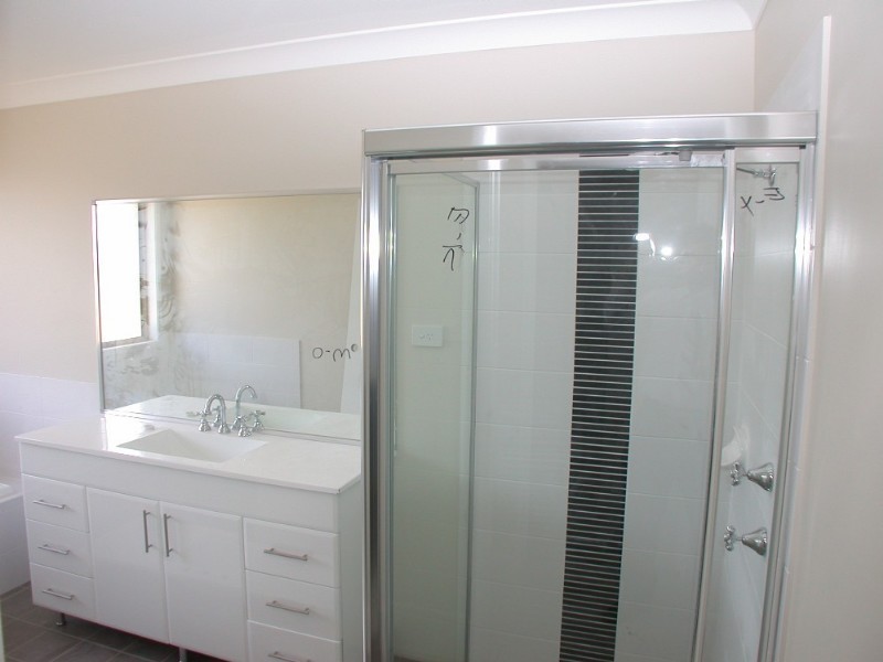 13 Greenhaven Circuit, Woongarrah NSW 2259