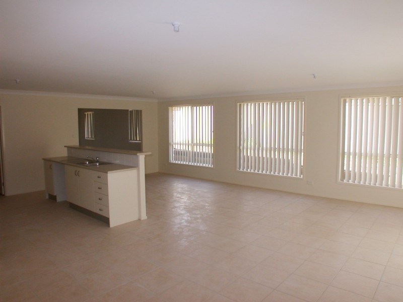 13A Greenhaven Circuit, Woongarrah NSW 2259