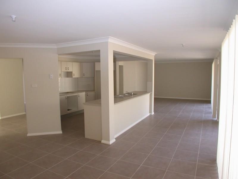 6 Pinewood Close, Woongarrah NSW 2259