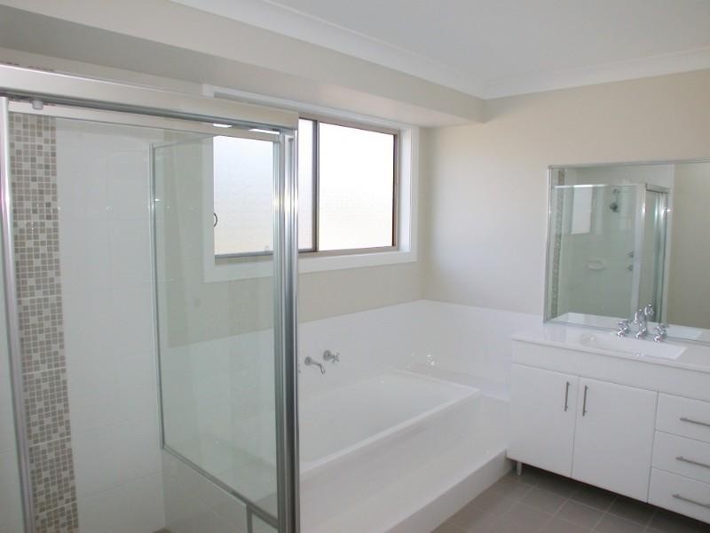 6 Pinewood Close, Woongarrah NSW 2259