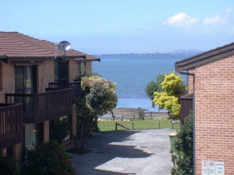 2/10-12 Wallarah Road, Gorokan NSW 2263