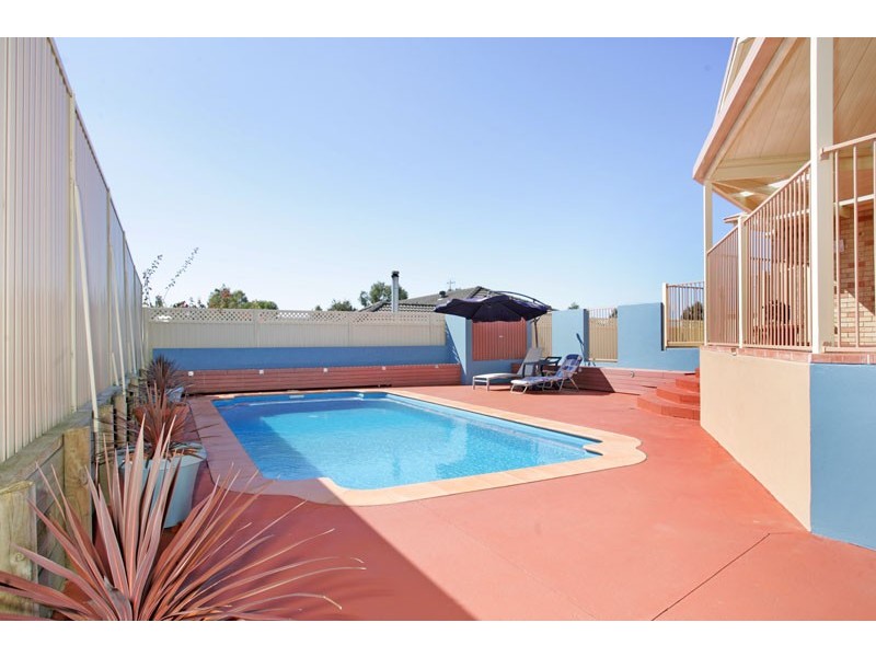 8 Teak Close, Hamlyn Terrace NSW 2259