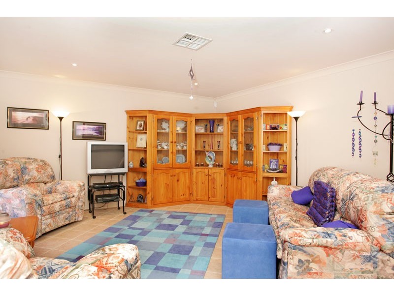 8 Teak Close, Hamlyn Terrace NSW 2259