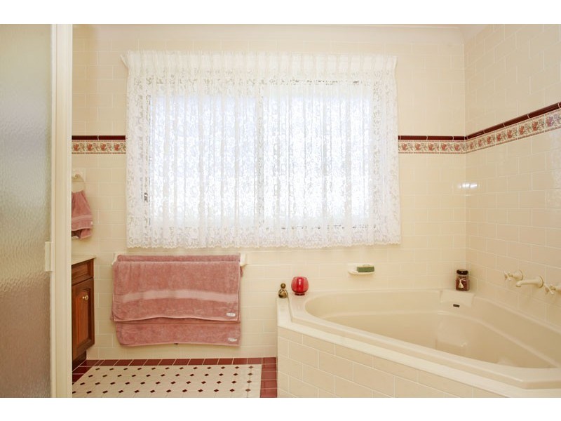 8 Teak Close, Hamlyn Terrace NSW 2259